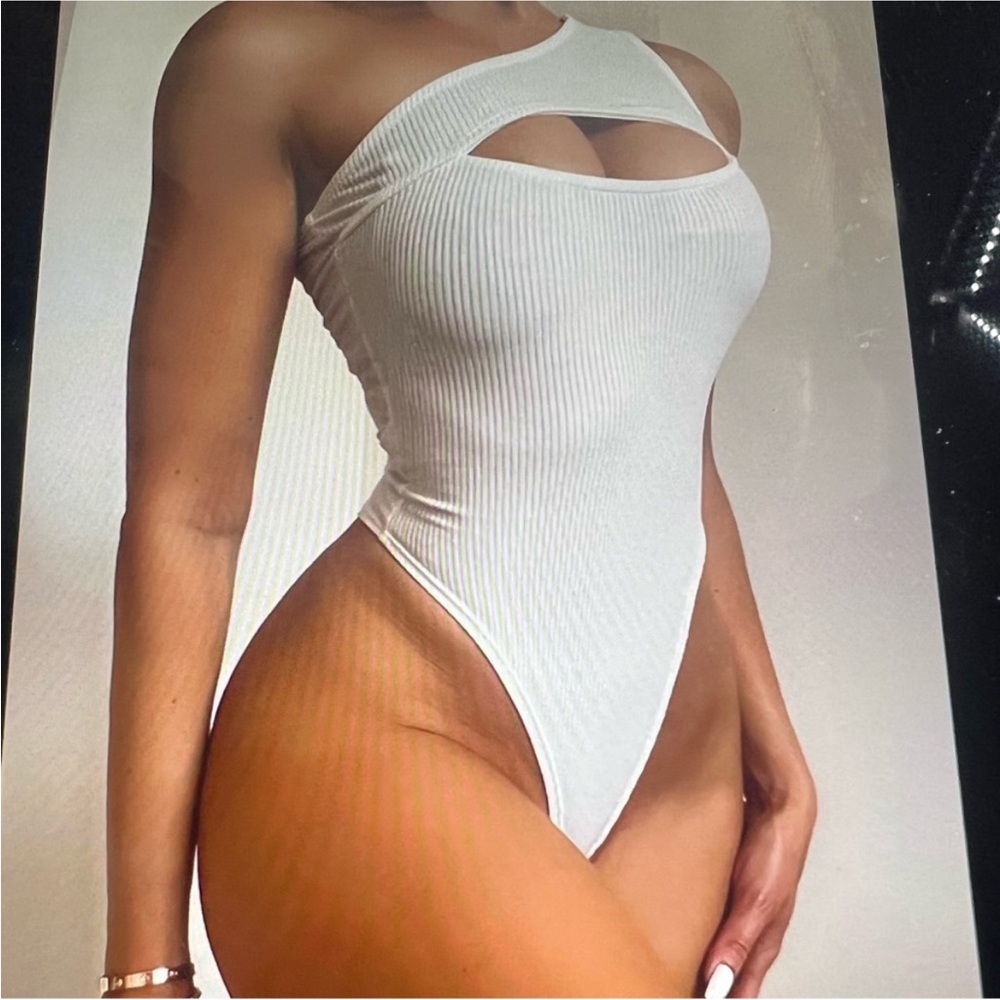 Fashion nova body suit